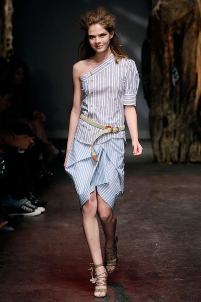 Look 2